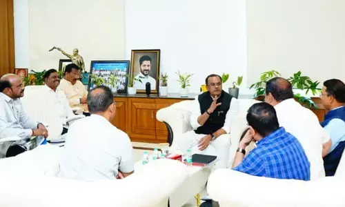 Komatireddy: రీజినల్ రింగ్ రోడ్.. నేషనల్ హైవే అధికారులతో మంత్రి కోమటిరెడ్డి సమగ్ర చర్చలు
