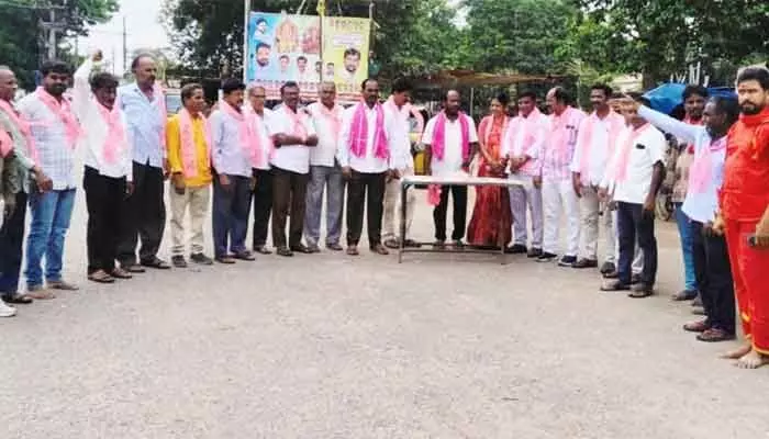 నిస్వార్ధ ప్రజా సేవకుడు చందర్ నిస్వార్ధ ప్రజా సేవకుడు చందర్