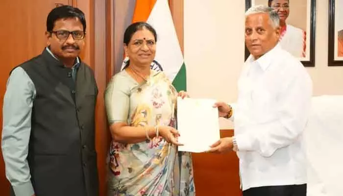 పెండింగ్ రైల్వే ప్రాజెక్టులను పూర్తి చేయండి పెండింగ్ రైల్వే ప్రాజెక్టులను పూర్తి చేయండి