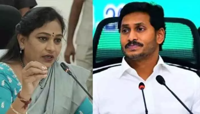 నేను కూడా కోర్టుకు హాజరయ్యా: గత ప్రభుత్వంపై హోంమంత్రి అనిత ఫైర్ నేను కూడా కోర్టుకు హాజరయ్యా: గత ప్రభుత్వంపై హోంమంత్రి అనిత ఫైర్