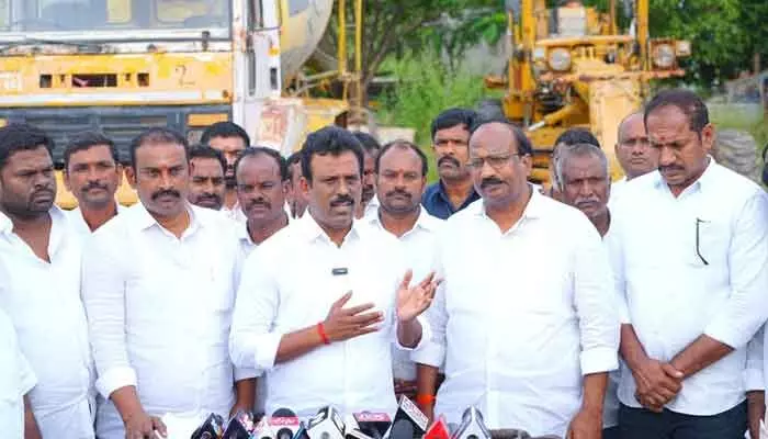 పాలమూరు-రంగారెడ్డి ప్రాజెక్టును త్వరితగతిన పూర్తి చేస్తాం పాలమూరు-రంగారెడ్డి ప్రాజెక్టును త్వరితగతిన పూర్తి చేస్తాం