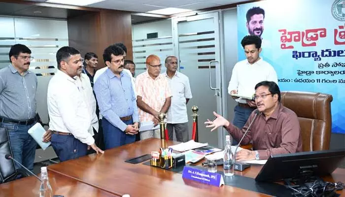 హైదరాబాద్లో ముంపు సమస్యలు.. నాలా ఆక్రమణలపై 49 ఫిర్యాదులు, పరిష్కారం కోసం హైడ్రాకు విజ్ఞప్తి హైదరాబాద్లో ముంపు సమస్యలు.. నాలా ఆక్రమణలపై 49 ఫిర్యాదులు, పరిష్కారం కోసం హైడ్రాకు విజ్ఞప్తి