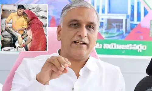 రేషన్ డీలర్ల జీవితాలతో చెలగాటం దుర్మార్గం.. ప్రభుత్వంపై హరీశ్‌రావు ఫైర్