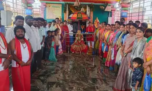 గాయత్రి దేవి పూజలో పాల్గొన్న మార్కెట్ కమిటీ చైర్ పర్సన్