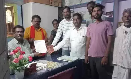 లేబర్ స్కీములను ప్రైవేటు సంస్థలకు ఇవ్వొద్దు