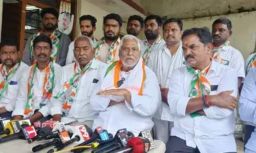 పన్నుల్లో రాష్ట్రాలకు 60% వాటా కల్పించాలి