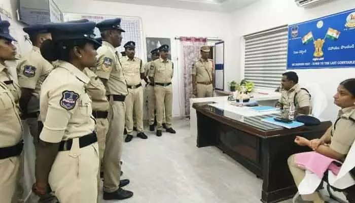 ప్రజలకు మెరుగైన సేవలు అందించాలి ప్రజలకు మెరుగైన సేవలు అందించాలి