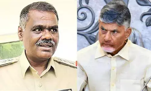 రాష్ట్రంలో మరో సంచలనం.. ఏకంగా CM చంద్రబాబుకు లీగల్ నోటీసులు