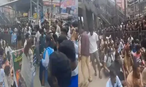 Job calendar: రోడెక్కిన నిరుద్యోగులు.. దిల్ సుఖ్ నగర్ వద్ద భారీగా ట్రాఫిక్ జామ్