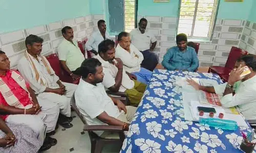 రెండు నదులు ఉప్పొంగుతున్నా నీళ్లకు కరువొచ్చె..