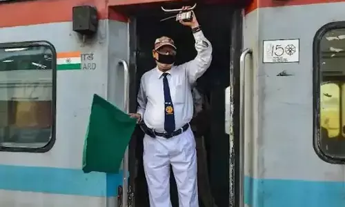 Railway Employees: రైల్వే ఉద్యోగులకు దసరా, దీపావళి బోనస్