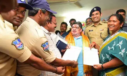 కరీంనగర్ పోలీస్ సిబ్బంది పెండింగ్ బిల్లులు మంజూరు చేయించండి