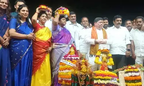 ఆడబిడ్డల ఆశీర్వాదమే ప్రజా ప్రభుత్వానికి అండ