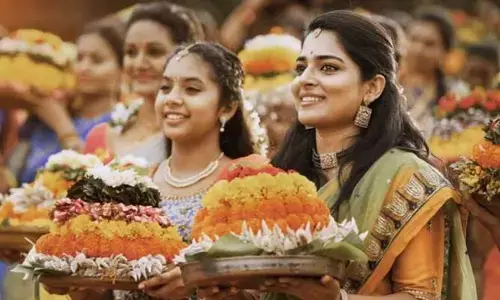సరూర్‌నగర్ స్టేడియంలో భారీ బతుకమ్మ వేడుక.. టార్గెట్ గిన్నిస్ రికార్డ్‌