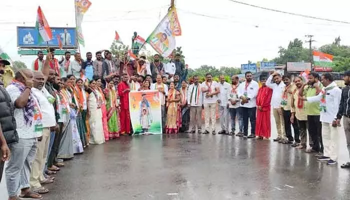 హుజురాబాద్లో నిధుల రాజకీయం.. హుజురాబాద్లో నిధుల రాజకీయం..