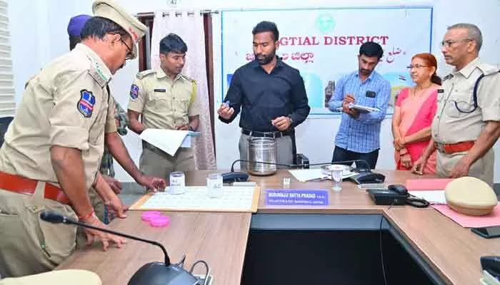 26 నుంచి మద్యం దుకాణాలకు టెండర్లు 26 నుంచి మద్యం దుకాణాలకు టెండర్లు