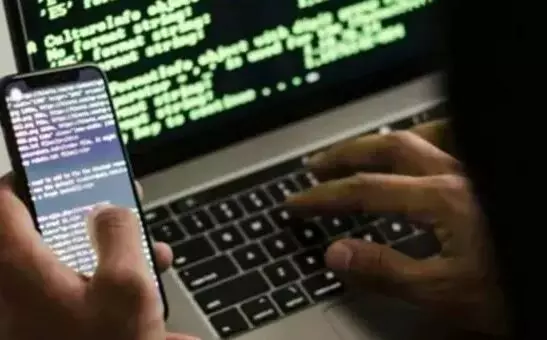 Digital Arrest Scam: డిజిటల్ అరెస్ట్ స్కామ్.. రెండేళ్లలో రూ.2,500 కోట్లకు పైగా మోసం Digital Arrest Scam: డిజిటల్ అరెస్ట్ స్కామ్.. రెండేళ్లలో రూ.2,500 కోట్లకు పైగా మోసం
