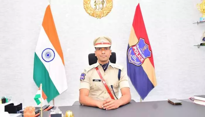 క్రెడిట్ కార్డ్ మోసాల పట్ల అప్రమత్తంగా ఉండాలి క్రెడిట్ కార్డ్ మోసాల పట్ల అప్రమత్తంగా ఉండాలి