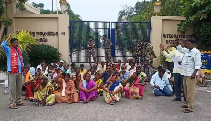 పండుగ పూట పస్తులు ఉంచడం సరికాదు పండుగ పూట పస్తులు ఉంచడం సరికాదు