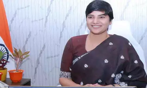 అవసరమైతే కలెక్టరేట్ హెల్ప్‌లైన్ నెంబ‌ర్‌కు ఫోన్ చేయాలి: జిల్లా కలెక్టర్ హరిచందన దాసరి