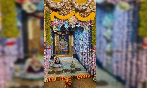 రూ.5 కోట్ల 55 లక్షలతో ధనలక్ష్మీదేవికి అలంకరణ