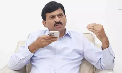 TG: పండుగ పూట ప్రజలకు ఇబ్బందులు రావద్దు.. అధికారులకు మంత్రి పొంగులేటి ఆదేశం