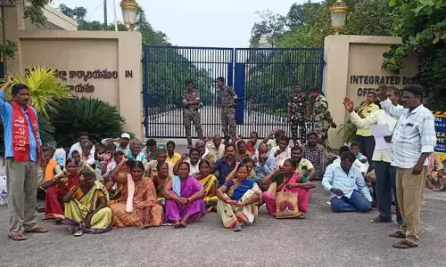 పండుగ పూట పస్తులు ఉంచడం సరికాదు