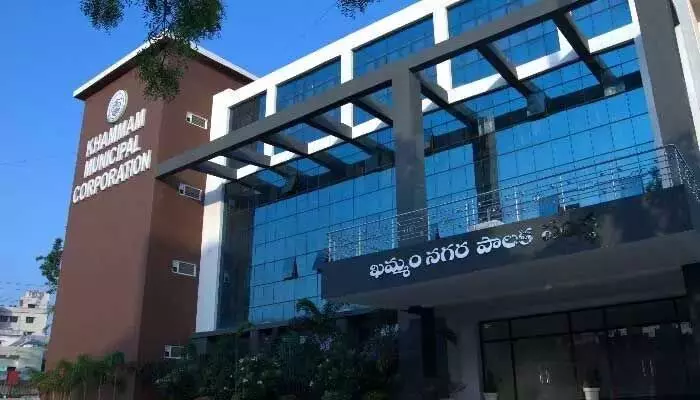 ఇంటి నెంబర్ల లొల్లి.. ఎప్పుడు తీసేస్తారో తెలియక తికమక పడుతున్న ప్రజలు ఇంటి నెంబర్ల లొల్లి.. ఎప్పుడు తీసేస్తారో తెలియక తికమక పడుతున్న ప్రజలు