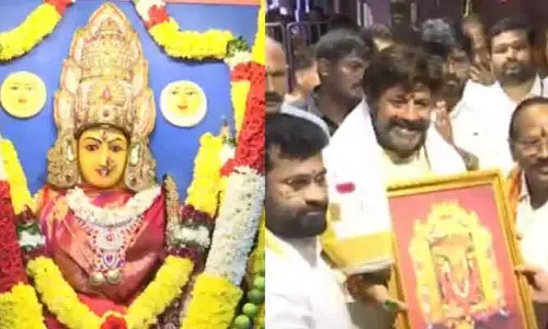 విజయవాడ దుర్గమ్మను దర్శించుకున్న బాలయ్య.. అనంతరం మాట్లాడుతూ..!