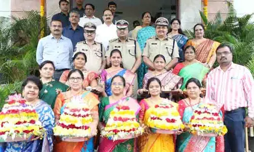 డీజీపీ కార్యాలయంలో బతుకమ్మ వేడుకలు
