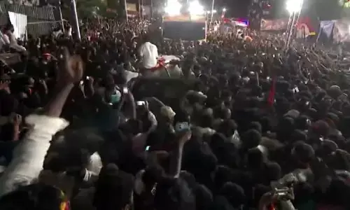 తమిళనాడు తొక్కిసలాట ఘటన.. మృతుల కుటుంబాలకు రూ.10 లక్షల పరిహారం