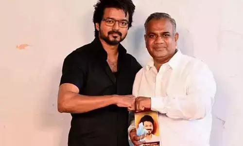 తొక్కిసలాట ఘటన.. టీవీకే ప్రధాన కార్యదర్శిపై కేసు, పరిహారం ప్రకటించిన విజయ్