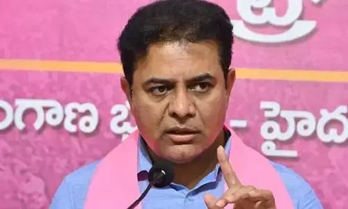 KTR:  ప్రజెంట్ సిటీ మునుగుతుంటే ఫ్యూచర్ సిటీ కడతారట.. కేటీఆర్ సెటైర్