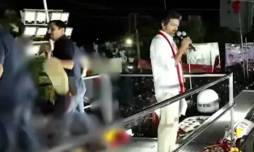 విజయ్ సభలో తొక్కిసలాటకు ముందు షాకింగ్ ఘటన.. వీడియో వైరల్