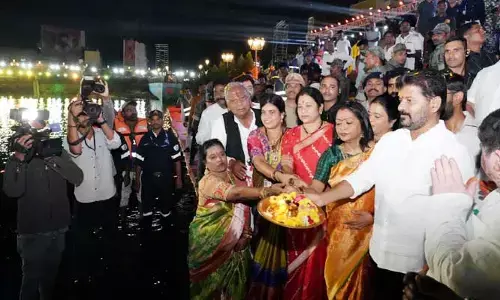 బతుకమ్మకుంటకు వీహెచ్ పేరు.. స్వయంగా ప్రకటించిన CM రేవంత్