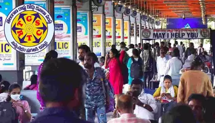 దసరా పండుగ ఎఫెక్ట్.. ప్రయాణికులతో కిక్కిరిసిన జేబీఎస్ దసరా పండుగ ఎఫెక్ట్.. ప్రయాణికులతో కిక్కిరిసిన జేబీఎస్