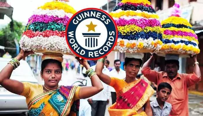 తెలంగాణ బతుకమ్మకు రెండు గిన్నిస్ రికార్డ్స్ తెలంగాణ బతుకమ్మకు రెండు గిన్నిస్ రికార్డ్స్