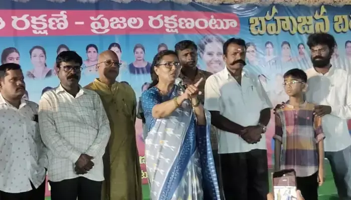 బతుకమ్మ ఉత్సవం మాత్రమే కాదు..ప్రజా ఉద్యమం
