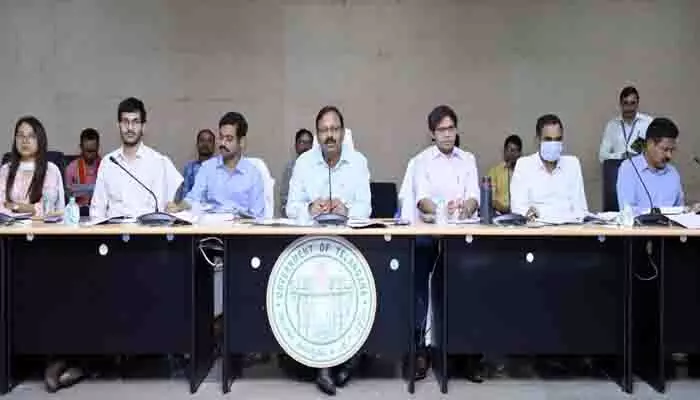 ‘ స్థానిక’ ఎన్నికల నిర్వహణకు అన్ని విధాలుగా సన్నద్ధం కావాలి : కలెక్టర్ టి.వినయ్ కృష్ణారెడ్డి ‘ స్థానిక’ ఎన్నికల నిర్వహణకు అన్ని విధాలుగా సన్నద్ధం కావాలి : కలెక్టర్ టి.వినయ్ కృష్ణారెడ్డి