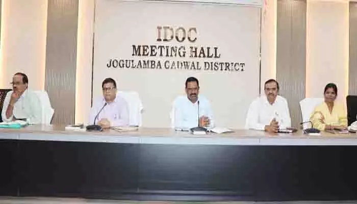 ఎన్నికల ప్రవర్తన నియామావళి పకడ్బందీగా అమలు చేయాలి : అదనపు కలెక్టర్ లక్ష్మీనారాయణ ఎన్నికల ప్రవర్తన నియామావళి పకడ్బందీగా అమలు చేయాలి : అదనపు కలెక్టర్ లక్ష్మీనారాయణ