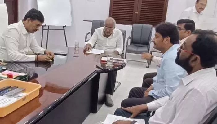 కొత్తగూడెం అభివృద్ధి, మౌలిక వసతుల కల్పనకు సహకరించండి కొత్తగూడెం అభివృద్ధి, మౌలిక వసతుల కల్పనకు సహకరించండి