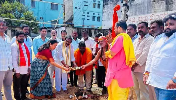 దసరా ఉత్సవాలకు అన్ని ఏర్పాట్లు : ఎమ్మెల్యే పాయల్ శంకర్ దసరా ఉత్సవాలకు అన్ని ఏర్పాట్లు : ఎమ్మెల్యే పాయల్ శంకర్