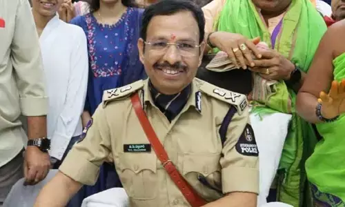 ‘ఆడపిల్లల జోలికి వస్తే చుక్కలు చూపిస్తా’.. క్రిమినల్స్‌కు HYD CP సజ్జనార్ వార్నింగ్