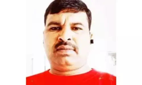 బండి సంజయ్ సహకారం...స్వ గ్రామం చేరిన మృతదేహం