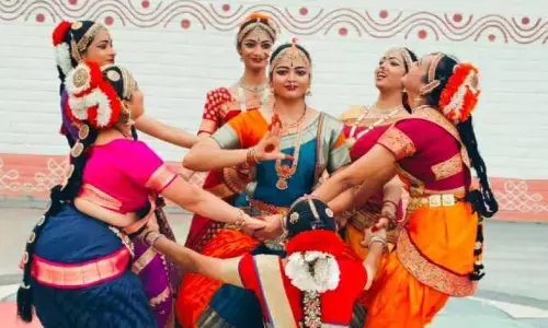 అలరించిన భరతనాట్య ప్రదర్శన