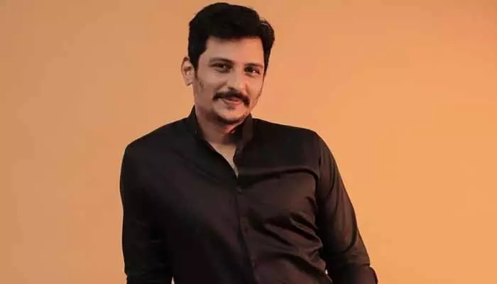 కొత్త సినిమాను ప్రకటించిన జీవా.. క్యూరియాసిటీ పెంచుతున్న ఫస్ట్ లుక్ పోస్టర్ కొత్త సినిమాను ప్రకటించిన జీవా.. క్యూరియాసిటీ పెంచుతున్న ఫస్ట్ లుక్ పోస్టర్