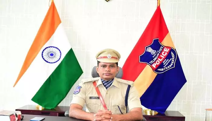 జిల్లా ప్రజలకు విజయదశమి శుభాకాంక్షలు : ఎస్పీ టీ. శ్రీనివాసరావు జిల్లా ప్రజలకు విజయదశమి శుభాకాంక్షలు : ఎస్పీ టీ. శ్రీనివాసరావు