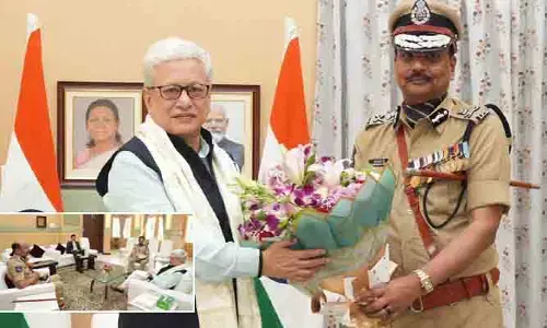 గవర్నర్‌ను కలిసిన DGP శివధర్ రెడ్డి.. శాంతిభద్రతలపై ఆరా