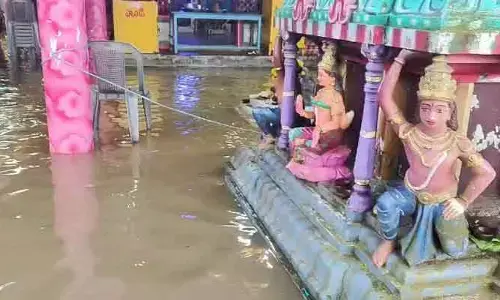 ఎగువన వర్షాలు.. కనకదుర్గమ్మ ఆలయంలోకి భారీగా వరద