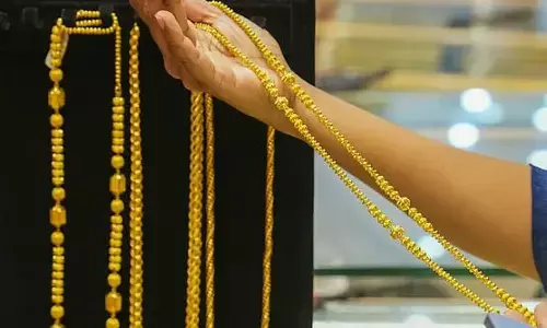 Gold: మరో రూ. 1,000 పెరిగిన బంగారం.. తులం రూ. 1,21,643